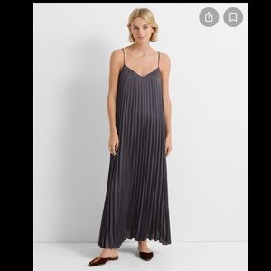 𝅺BNWT Strappy Pleated Maxi in Graphite